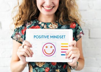 Building a Positive Mindset in Teens: Turning Challenges into Opportunities